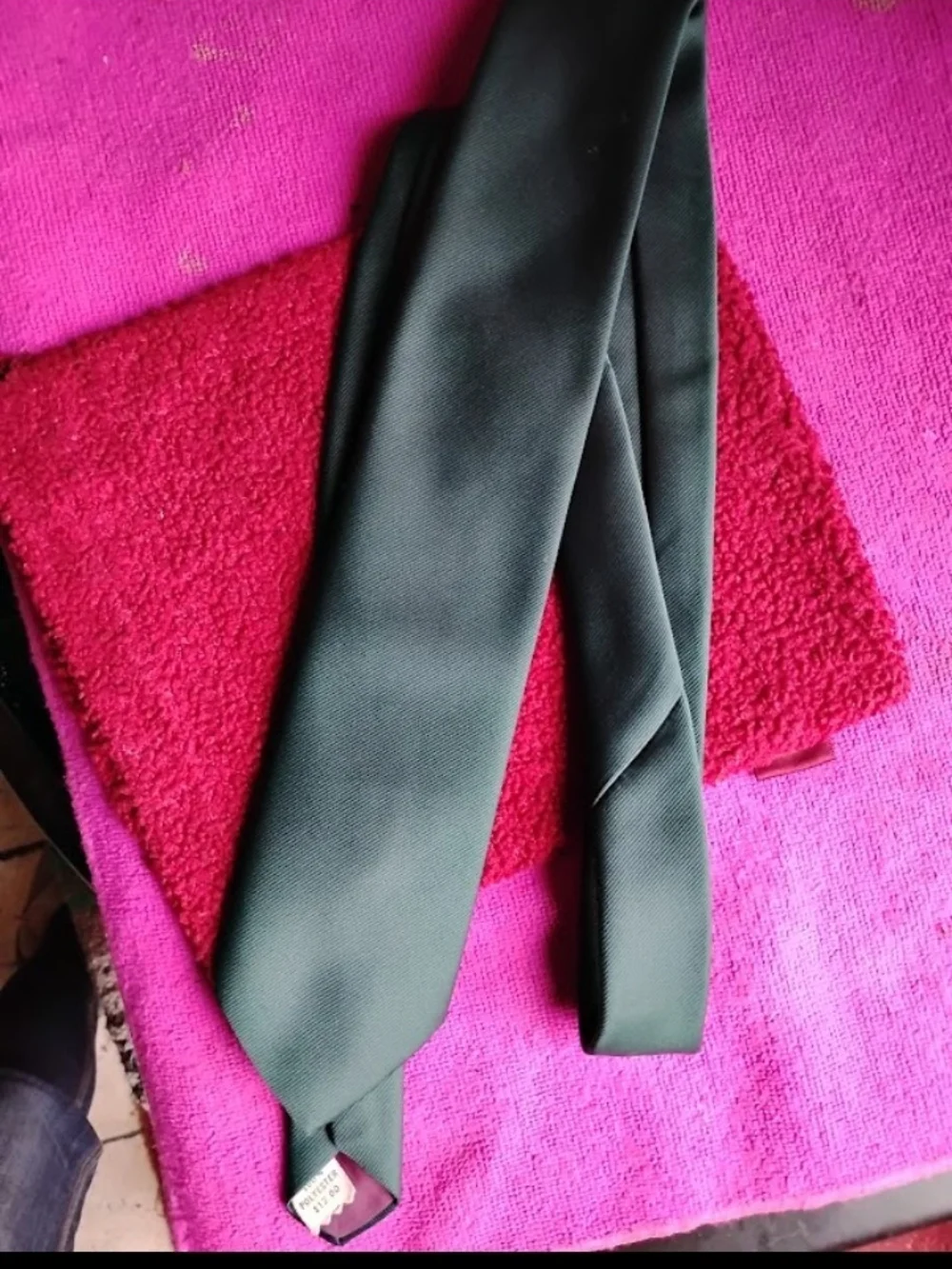 Men's Dark Green Solid Necktie - Brand Unknown